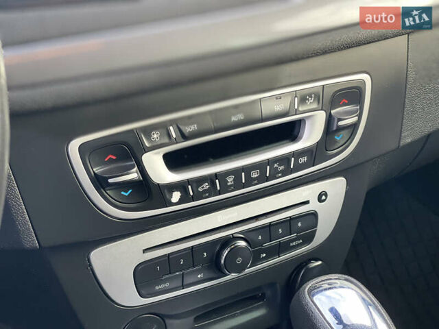 Білий Рено Меган, об'ємом двигуна 1.5 л та пробігом 225 тис. км за 9700 $, фото 24 на Automoto.ua