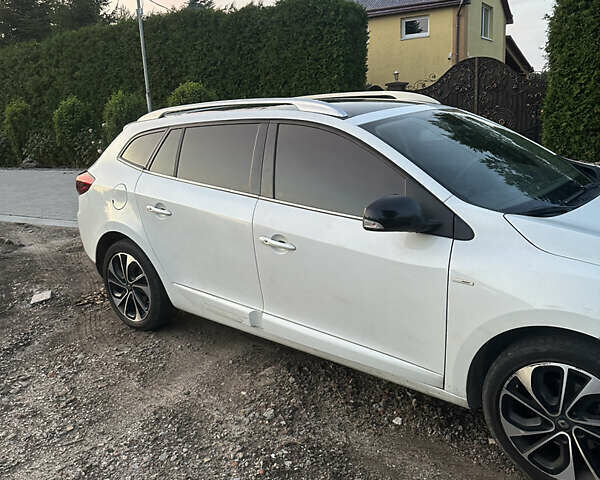 Белый Рено Меган, объемом двигателя 1.6 л и пробегом 185 тыс. км за 8300 $, фото 3 на Automoto.ua