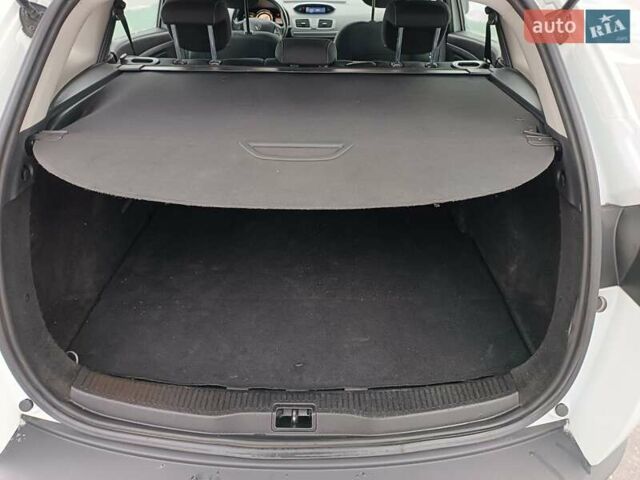 Білий Рено Меган, об'ємом двигуна 1.5 л та пробігом 306 тис. км за 8700 $, фото 11 на Automoto.ua