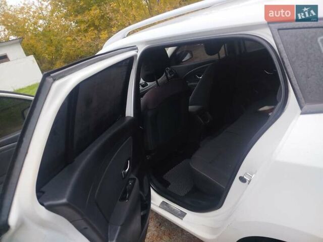 Белый Рено Меган, объемом двигателя 1.5 л и пробегом 263 тыс. км за 8200 $, фото 2 на Automoto.ua