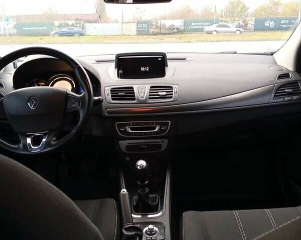 Белый Рено Меган, объемом двигателя 1.46 л и пробегом 238 тыс. км за 8800 $, фото 2 на Automoto.ua