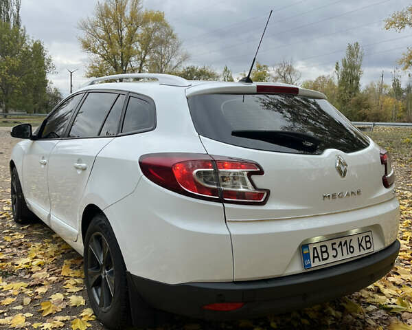 Белый Рено Меган, объемом двигателя 1.46 л и пробегом 272 тыс. км за 8500 $, фото 8 на Automoto.ua