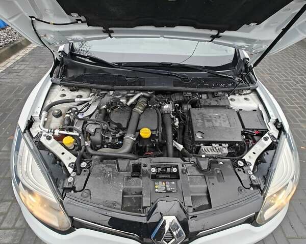 Белый Рено Меган, объемом двигателя 1.5 л и пробегом 131 тыс. км за 9300 $, фото 18 на Automoto.ua