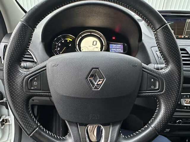 Белый Рено Меган, объемом двигателя 1.6 л и пробегом 217 тыс. км за 8750 $, фото 15 на Automoto.ua