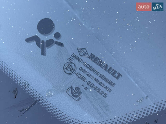 Білий Рено Меган, об'ємом двигуна 1.5 л та пробігом 202 тис. км за 10350 $, фото 23 на Automoto.ua