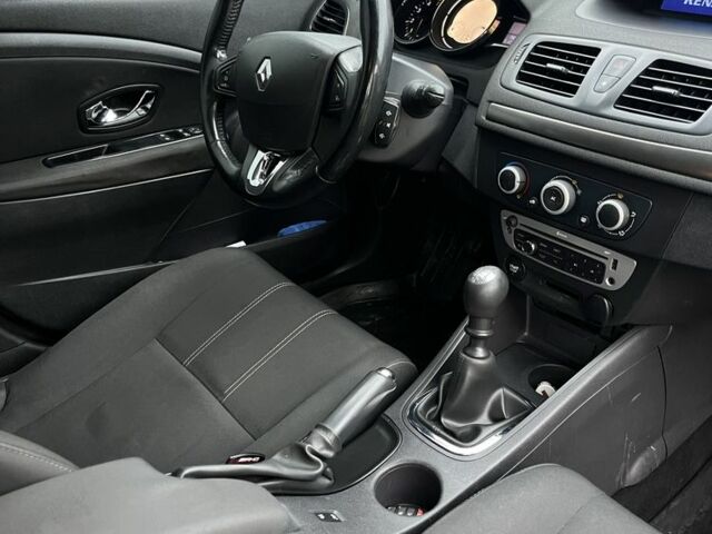 Белый Рено Меган, объемом двигателя 0 л и пробегом 297 тыс. км за 6790 $, фото 8 на Automoto.ua