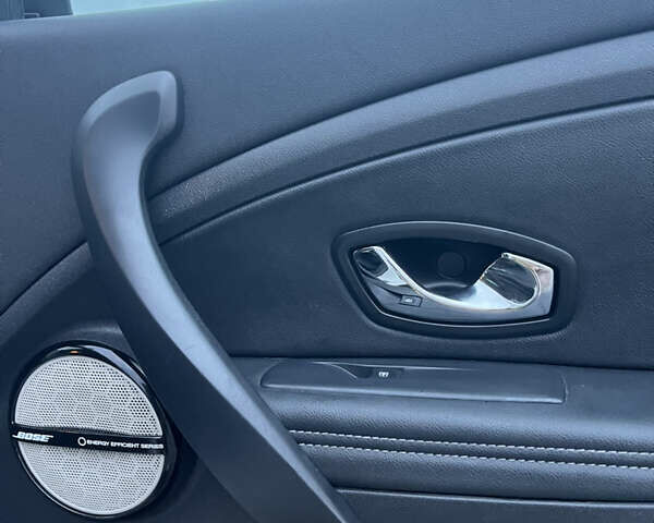 Белый Рено Меган, объемом двигателя 1.5 л и пробегом 223 тыс. км за 9900 $, фото 8 на Automoto.ua