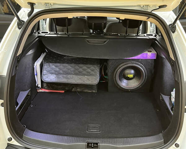 Белый Рено Меган, объемом двигателя 1.46 л и пробегом 272 тыс. км за 8700 $, фото 22 на Automoto.ua