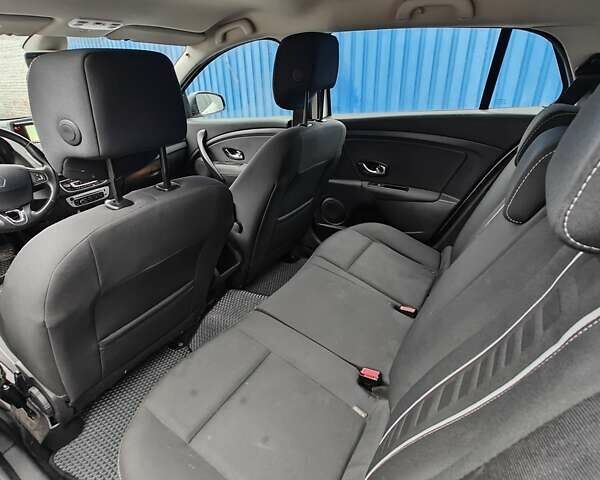 Белый Рено Меган, объемом двигателя 1.5 л и пробегом 131 тыс. км за 9300 $, фото 13 на Automoto.ua