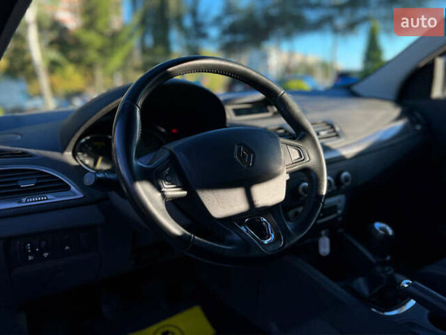Білий Рено Меган, об'ємом двигуна 1.5 л та пробігом 206 тис. км за 8500 $, фото 13 на Automoto.ua