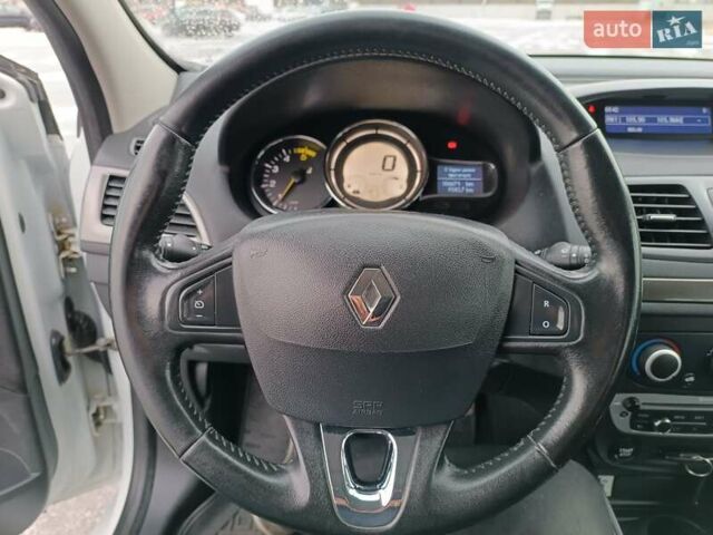 Білий Рено Меган, об'ємом двигуна 1.5 л та пробігом 306 тис. км за 8700 $, фото 7 на Automoto.ua