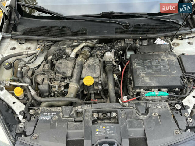 Белый Рено Меган, объемом двигателя 1.46 л и пробегом 272 тыс. км за 8700 $, фото 25 на Automoto.ua