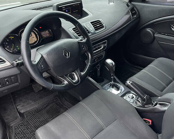 Белый Рено Меган, объемом двигателя 1.46 л и пробегом 330 тыс. км за 8500 $, фото 10 на Automoto.ua