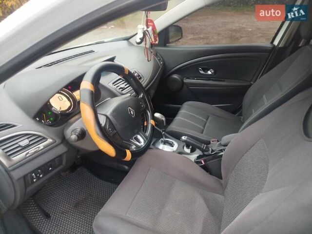 Белый Рено Меган, объемом двигателя 1.5 л и пробегом 263 тыс. км за 8200 $, фото 4 на Automoto.ua