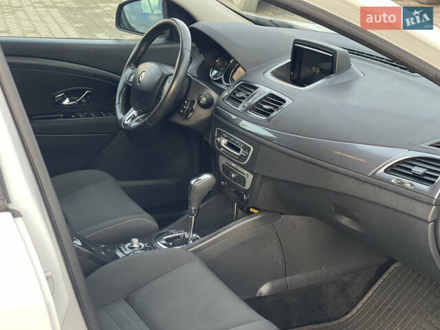 Білий Рено Меган, об'ємом двигуна 1.5 л та пробігом 225 тис. км за 9700 $, фото 29 на Automoto.ua