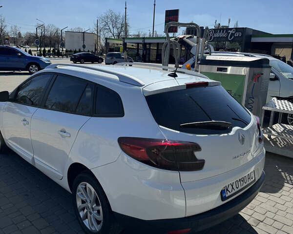 Белый Рено Меган, объемом двигателя 1.46 л и пробегом 242 тыс. км за 10000 $, фото 9 на Automoto.ua