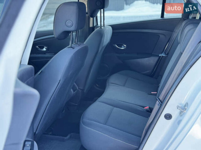 Белый Рено Меган, объемом двигателя 1.5 л и пробегом 261 тыс. км за 7999 $, фото 43 на Automoto.ua