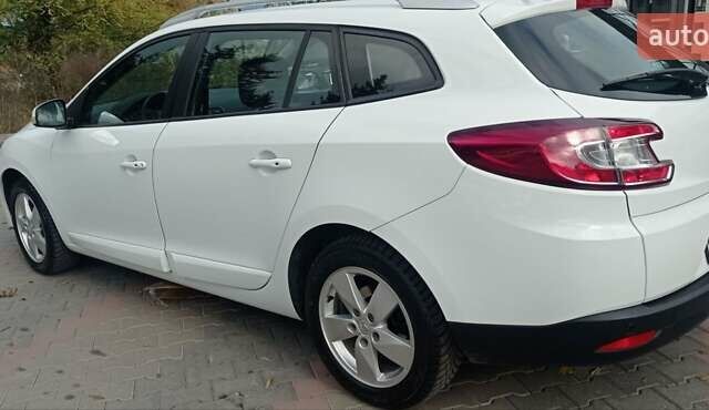 Рено Меган 2014 в Виннице на Automoto.ua Белый Рено Меган, объемом двигателя 1.5 л и пробегом 202 тыс. км за 10600 $, фото 2 на Automoto.ua