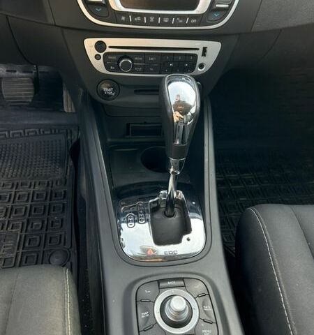 Білий Рено Меган, об'ємом двигуна 1.5 л та пробігом 226 тис. км за 8800 $, фото 11 на Automoto.ua