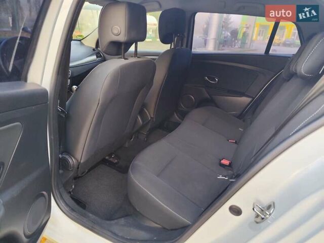 Білий Рено Меган, об'ємом двигуна 1.5 л та пробігом 165 тис. км за 8150 $, фото 37 на Automoto.ua