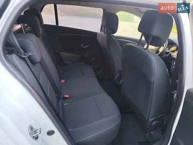 Білий Рено Меган, об'ємом двигуна 1.5 л та пробігом 165 тис. км за 8150 $, фото 44 на Automoto.ua