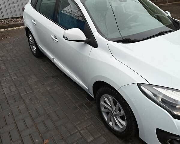 Белый Рено Меган, объемом двигателя 1.5 л и пробегом 131 тыс. км за 9300 $, фото 1 на Automoto.ua