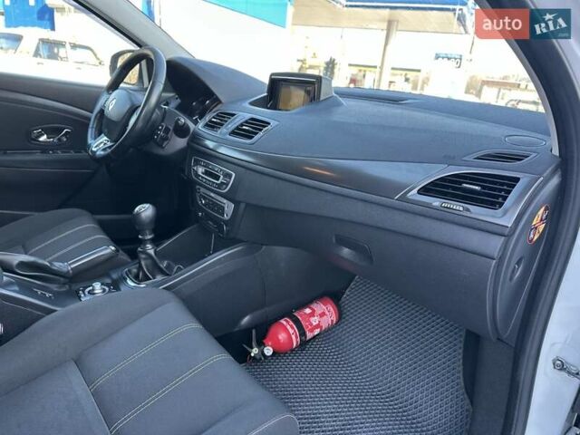 Білий Рено Меган, об'ємом двигуна 1.5 л та пробігом 316 тис. км за 8500 $, фото 52 на Automoto.ua