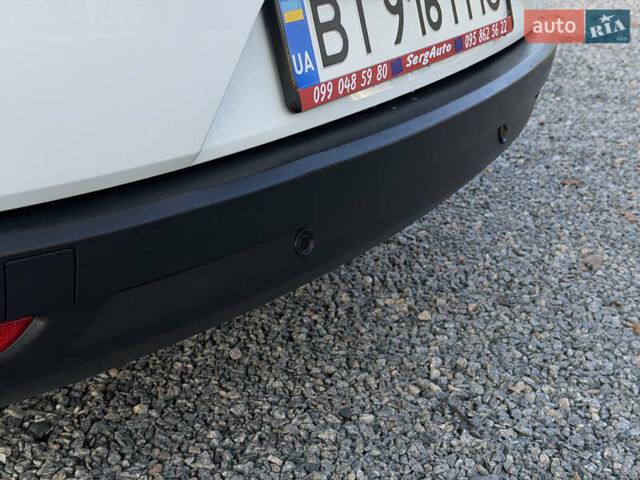 Белый Рено Меган, объемом двигателя 1.46 л и пробегом 178 тыс. км за 8550 $, фото 59 на Automoto.ua