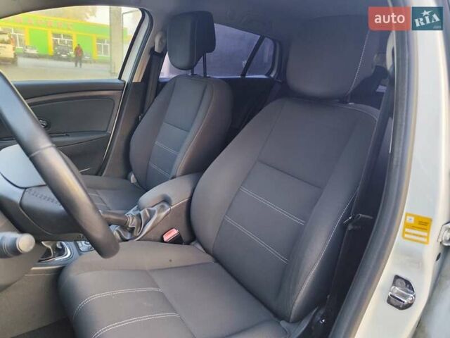 Білий Рено Меган, об'ємом двигуна 1.5 л та пробігом 165 тис. км за 8150 $, фото 29 на Automoto.ua