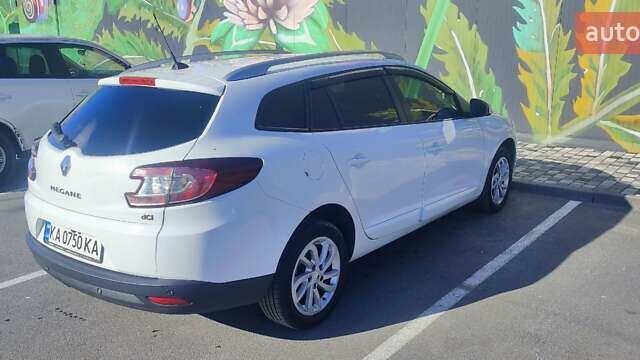 Рено Меган 2014 в Киеве на Automoto.ua Белый Рено Меган, объемом двигателя 1.5 л и пробегом 257 тыс. км за 8500 $, фото 6 на Automoto.ua