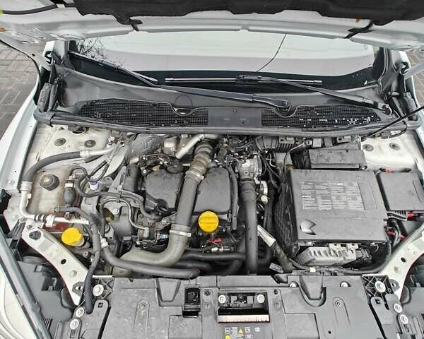 Белый Рено Меган, объемом двигателя 1.5 л и пробегом 131 тыс. км за 9300 $, фото 19 на Automoto.ua