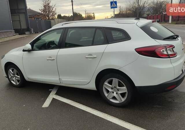 Белый Рено Меган, объемом двигателя 1.46 л и пробегом 234 тыс. км за 8500 $, фото 2 на Automoto.ua