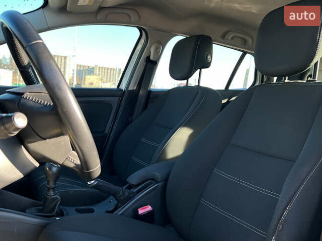 Белый Рено Меган, объемом двигателя 1.5 л и пробегом 206 тыс. км за 8500 $, фото 6 на Automoto.ua