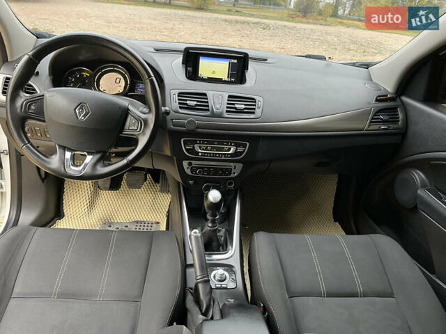 Белый Рено Меган, объемом двигателя 1.46 л и пробегом 272 тыс. км за 8700 $, фото 10 на Automoto.ua