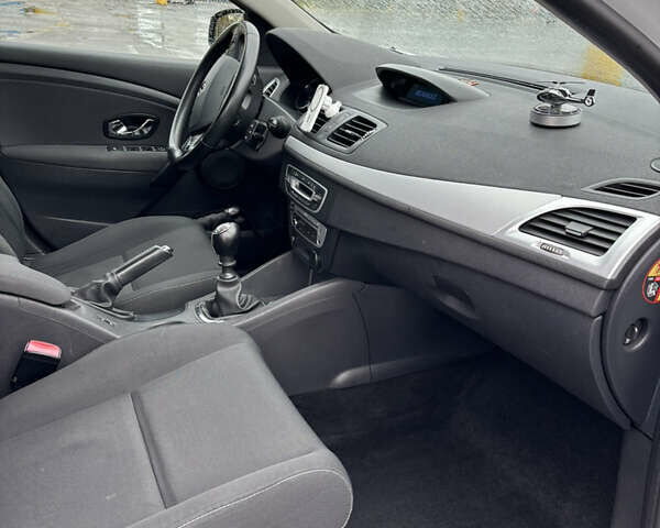 Белый Рено Меган, объемом двигателя 1.5 л и пробегом 242 тыс. км за 8700 $, фото 16 на Automoto.ua