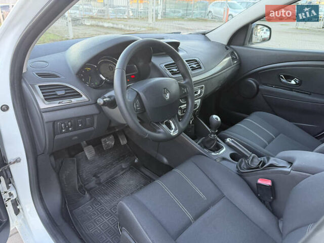 Белый Рено Меган, объемом двигателя 1.5 л и пробегом 265 тыс. км за 8550 $, фото 24 на Automoto.ua