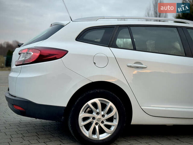 Білий Рено Меган, об'ємом двигуна 1.6 л та пробігом 227 тис. км за 7999 $, фото 25 на Automoto.ua