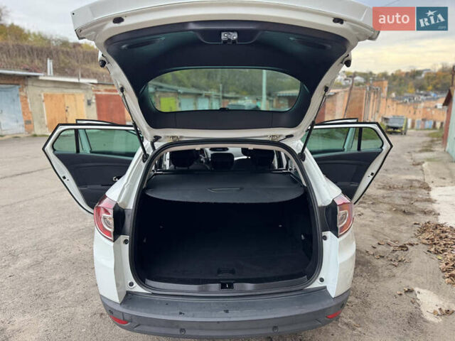 Белый Рено Меган, объемом двигателя 1.5 л и пробегом 225 тыс. км за 9850 $, фото 28 на Automoto.ua