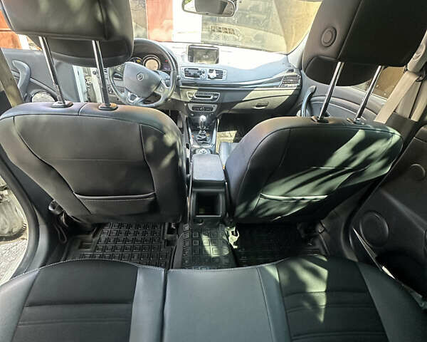 Белый Рено Меган, объемом двигателя 1.6 л и пробегом 185 тыс. км за 8300 $, фото 13 на Automoto.ua