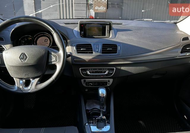 Белый Рено Меган, объемом двигателя 1.46 л и пробегом 270 тыс. км за 8200 $, фото 21 на Automoto.ua