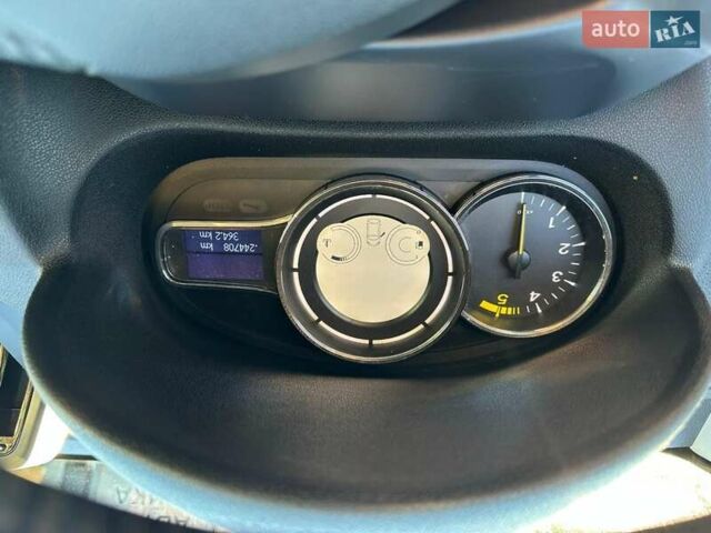 Рено Меган 2014 в Нововолынск на Automoto.ua Белый Рено Меган, объемом двигателя 1.5 л и пробегом 244 тыс. км за 9700 $, фото 14 на Automoto.ua