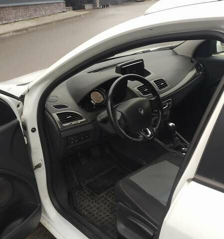 Белый Рено Меган, объемом двигателя 1.46 л и пробегом 234 тыс. км за 8500 $, фото 3 на Automoto.ua