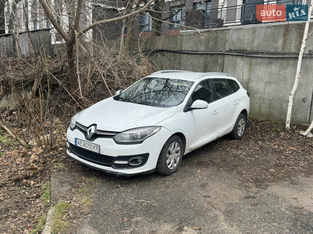 Белый Рено Меган, объемом двигателя 1.5 л и пробегом 260 тыс. км за 5500 $, фото 1 на Automoto.ua