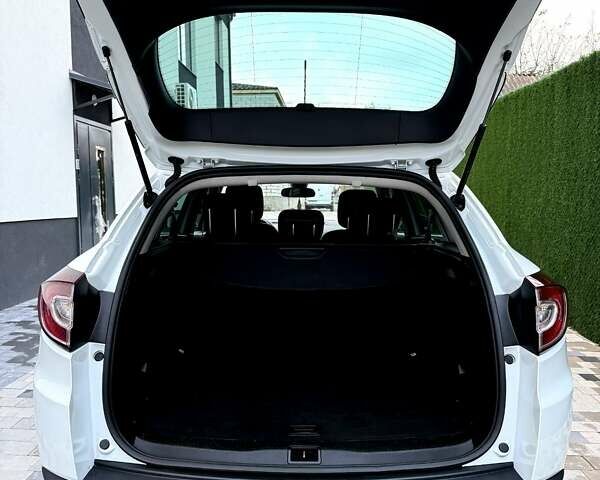 Белый Рено Меган, объемом двигателя 1.5 л и пробегом 192 тыс. км за 10750 $, фото 6 на Automoto.ua