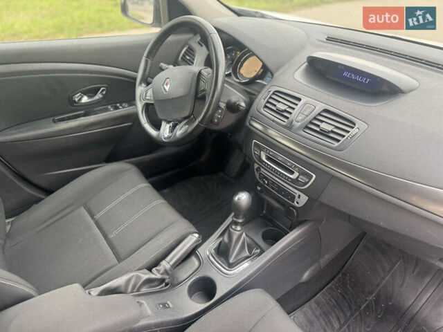 Белый Рено Меган, объемом двигателя 1.5 л и пробегом 280 тыс. км за 7750 $, фото 34 на Automoto.ua