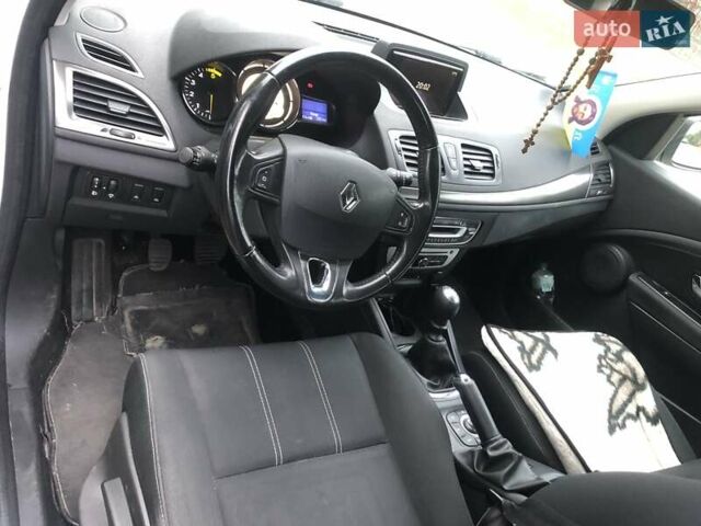 Белый Рено Меган, объемом двигателя 1.46 л и пробегом 238 тыс. км за 7600 $, фото 2 на Automoto.ua