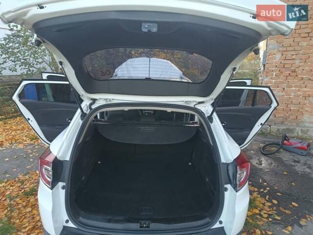 Белый Рено Меган, объемом двигателя 1.2 л и пробегом 180 тыс. км за 7200 $, фото 17 на Automoto.ua