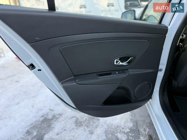 Білий Рено Меган, об'ємом двигуна 1.5 л та пробігом 202 тис. км за 10350 $, фото 17 на Automoto.ua