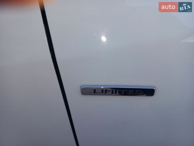 Білий Рено Меган, об'ємом двигуна 1.2 л та пробігом 160 тис. км за 6750 $, фото 4 на Automoto.ua