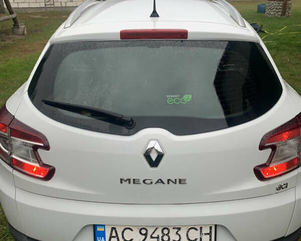 Белый Рено Меган, объемом двигателя 1.5 л и пробегом 225 тыс. км за 8300 $, фото 4 на Automoto.ua